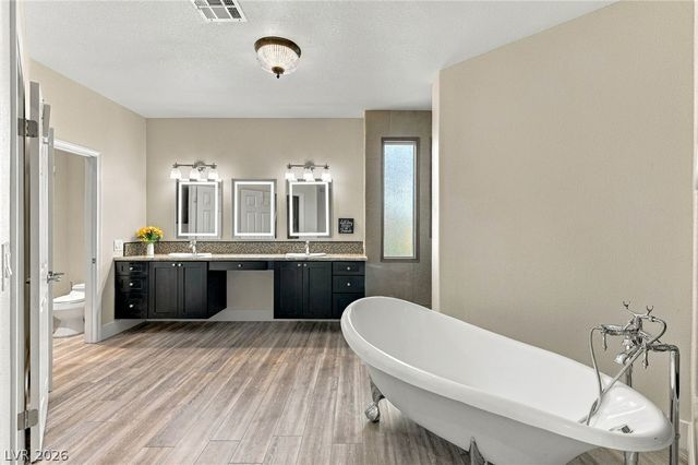 2060 Palm Canyon Court, Las Vegas, NV 89117