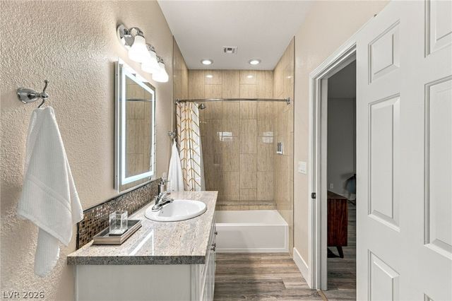 2060 Palm Canyon Court, Las Vegas, NV 89117