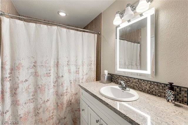 2060 Palm Canyon Court, Las Vegas, NV 89117