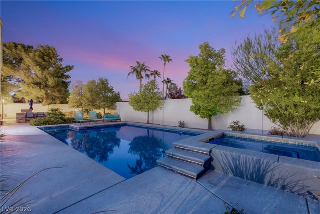 2060 Palm Canyon Court, Las Vegas, NV 89117