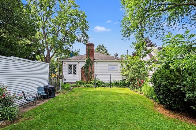 748 Eaton Road, Irondequoit, NY 14617
