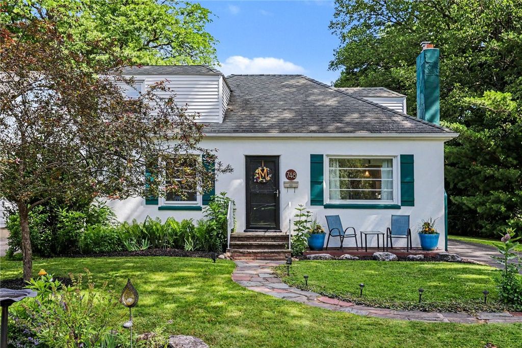 748 Eaton Road, Irondequoit, NY 14617