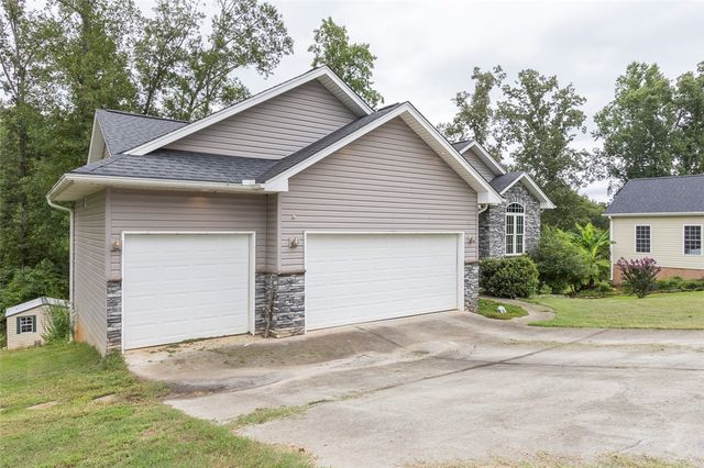 112 Brookside Circle, Honea Path, SC 29654