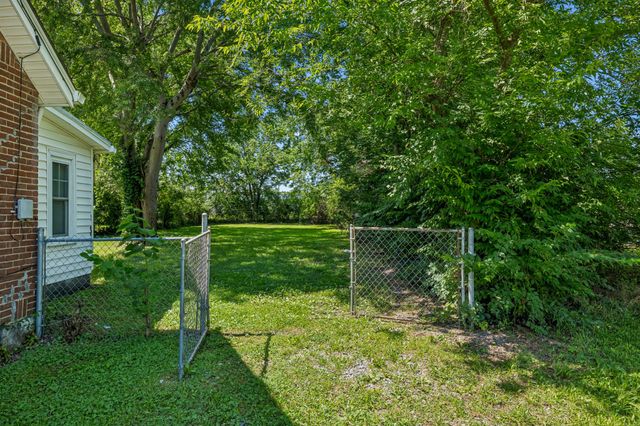 226 Cumberland Dr, Lebanon, TN 37087