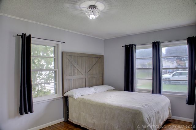 8947 E Oklahoma Place, Tulsa, OK 74115