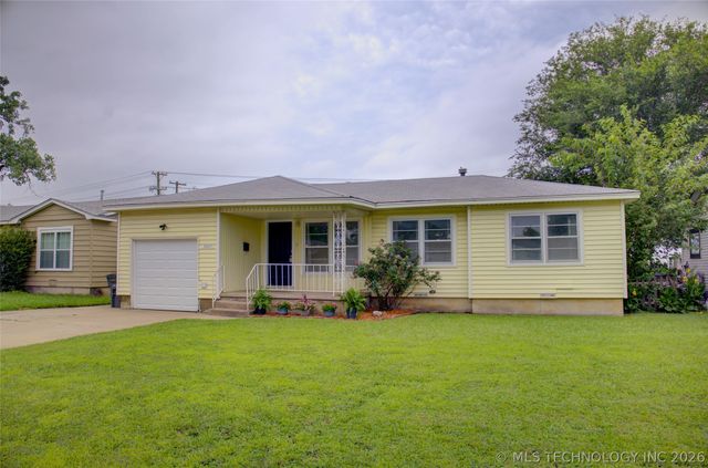8947 E Oklahoma Place, Tulsa, OK 74115