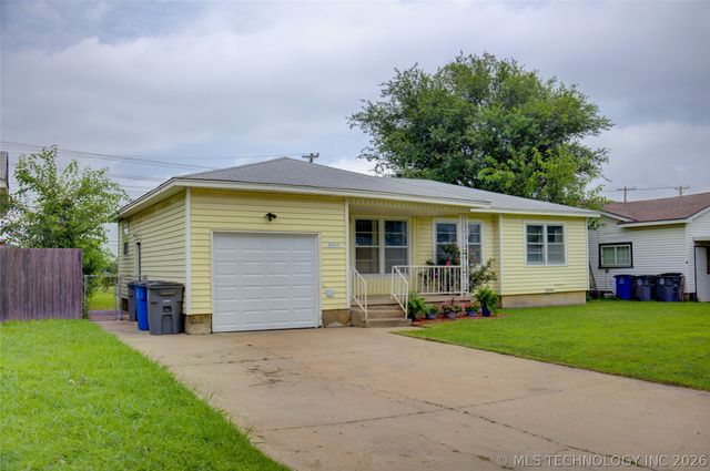 8947 E Oklahoma Place, Tulsa, OK 74115
