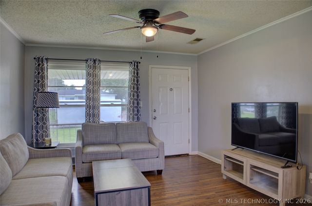 8947 E Oklahoma Place, Tulsa, OK 74115