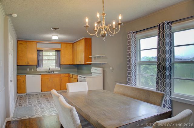 8947 E Oklahoma Place, Tulsa, OK 74115