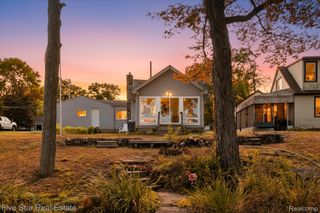 9548 Roundlake Boulevard Ne, White Lake Charter Township, MI 48386