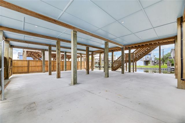 4021 Summit Dr, Corpus Christi, TX 78418
