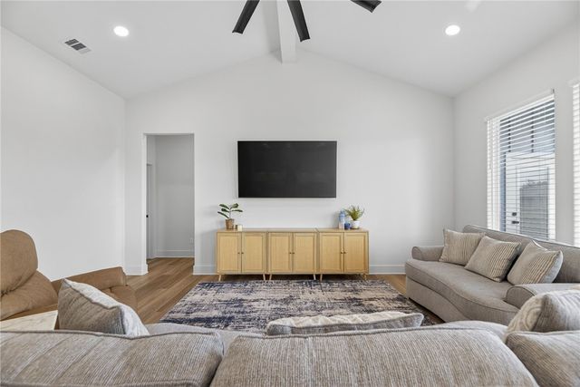 4021 Summit Dr, Corpus Christi, TX 78418