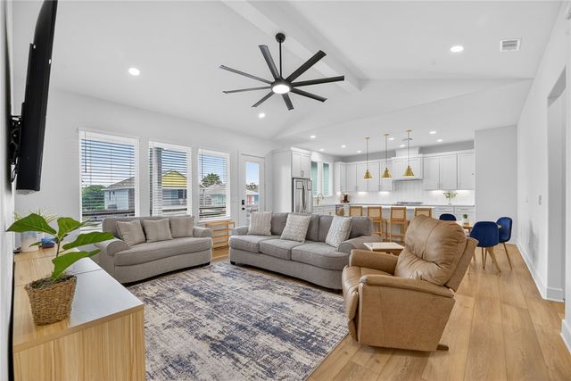4021 Summit Dr, Corpus Christi, TX 78418