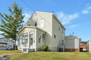 211 S DUPONT RD, Newport, DE 19804