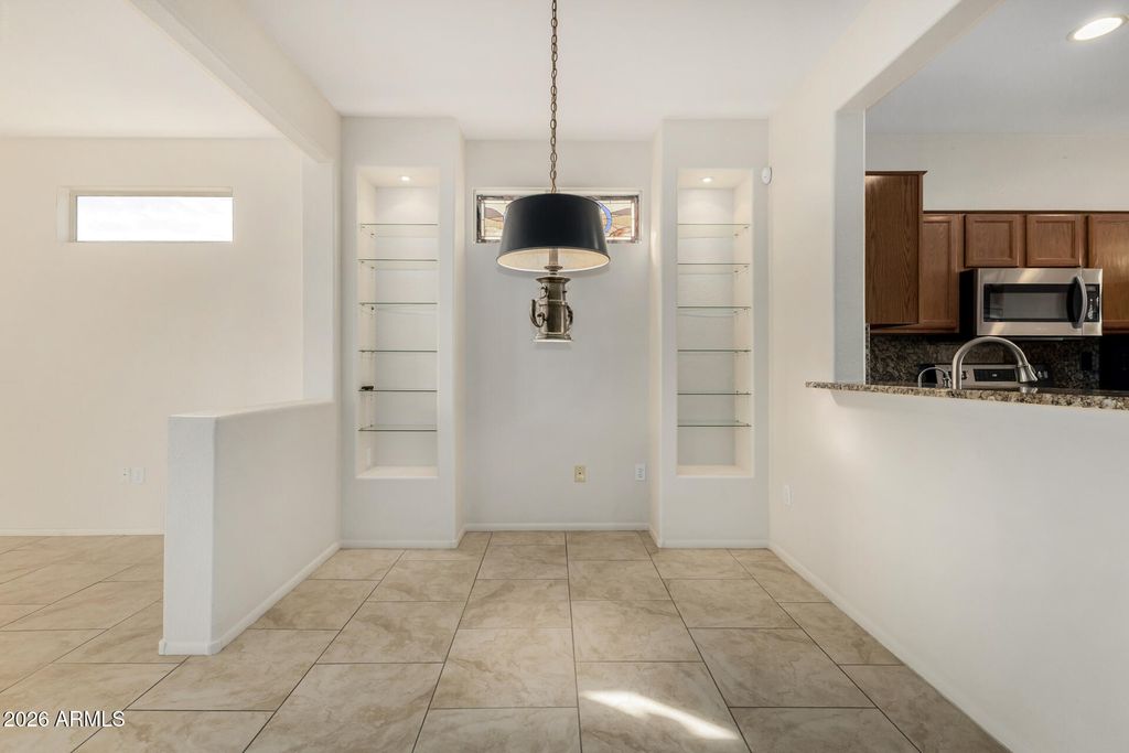 Image 12 of property listing at 15579 W VISTA GRANDE Lane, Surprise, AZ 85374