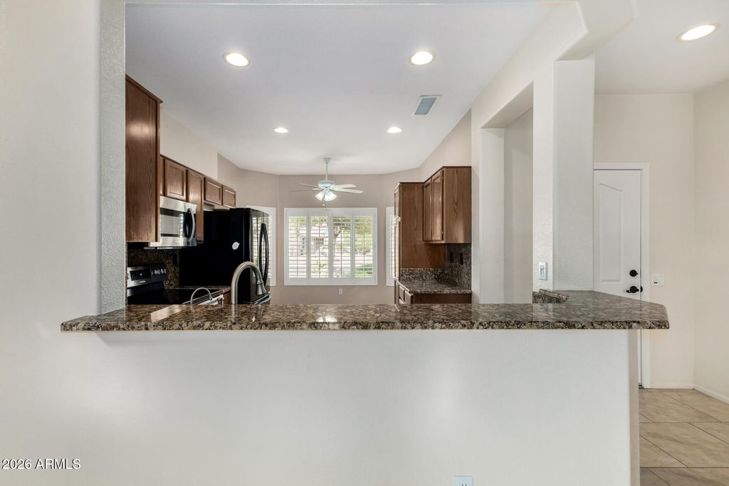 Image 14 of property listing at 15579 W VISTA GRANDE Lane, Surprise, AZ 85374