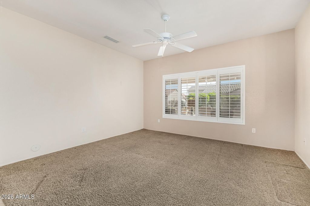 Image 6 of property listing at 15579 W VISTA GRANDE Lane, Surprise, AZ 85374
