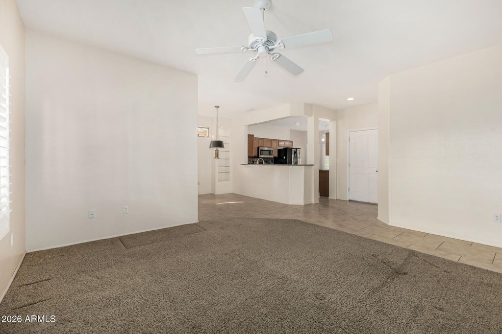Image 7 of property listing at 15579 W VISTA GRANDE Lane, Surprise, AZ 85374