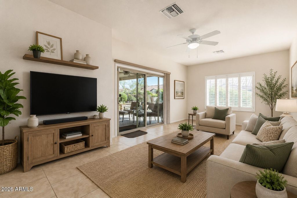 Image 8 of property listing at 15579 W VISTA GRANDE Lane, Surprise, AZ 85374