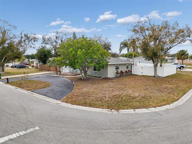 12424 105TH STREET, Largo, FL 33773