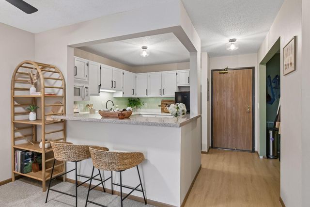 720 3rd Avenue NE 120, Minneapolis, MN 55413