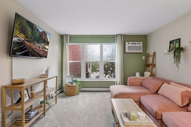 720 3rd Avenue NE 120, Minneapolis, MN 55413