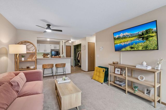 720 3rd Avenue NE 120, Minneapolis, MN 55413