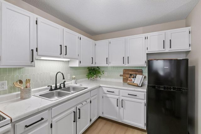 720 3rd Avenue NE 120, Minneapolis, MN 55413