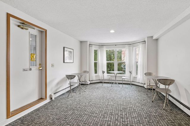 720 3rd Avenue NE 120, Minneapolis, MN 55413