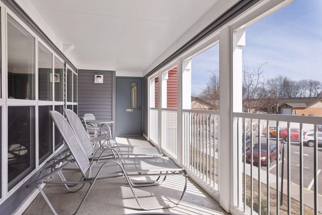 720 3rd Avenue NE 120, Minneapolis, MN 55413