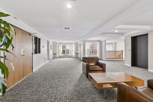 720 3rd Avenue NE 120, Minneapolis, MN 55413