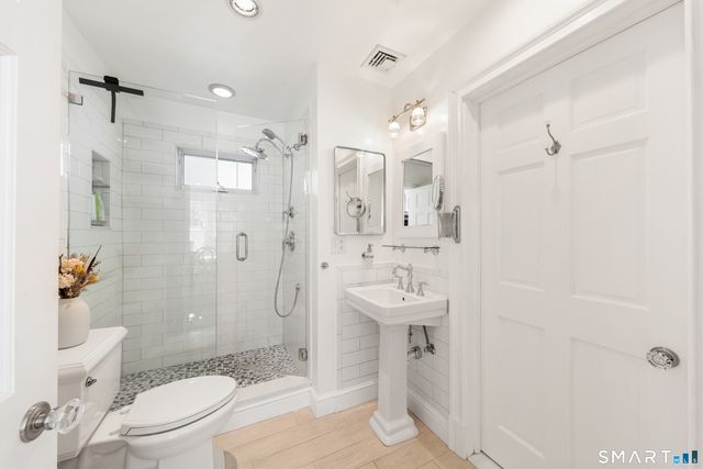 25 Lakeside Avenue, Darien, CT 06820