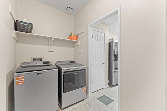 3820 Pin Oak Drive S, Pearland, TX 77581