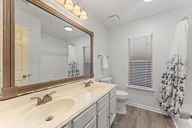 3820 Pin Oak Drive S, Pearland, TX 77581