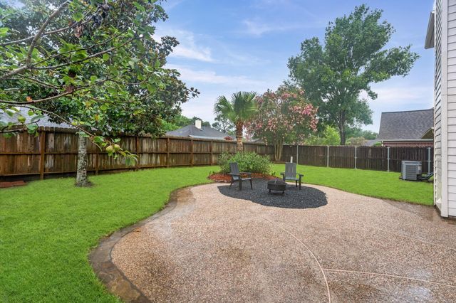 3820 Pin Oak Drive S, Pearland, TX 77581