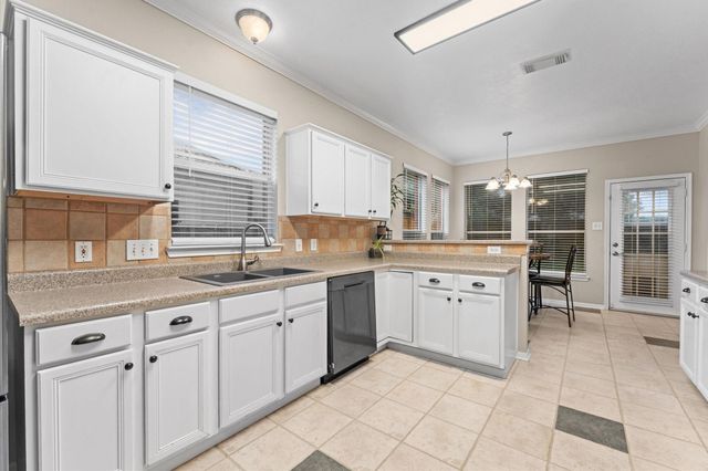 3820 Pin Oak Drive S, Pearland, TX 77581