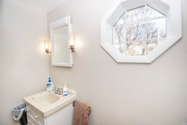 527 E Mitchell Street, Kendallville, IN 46755