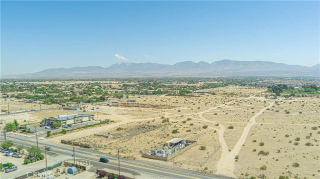 90 Palmdale Blvd, Sun Village, CA 93543