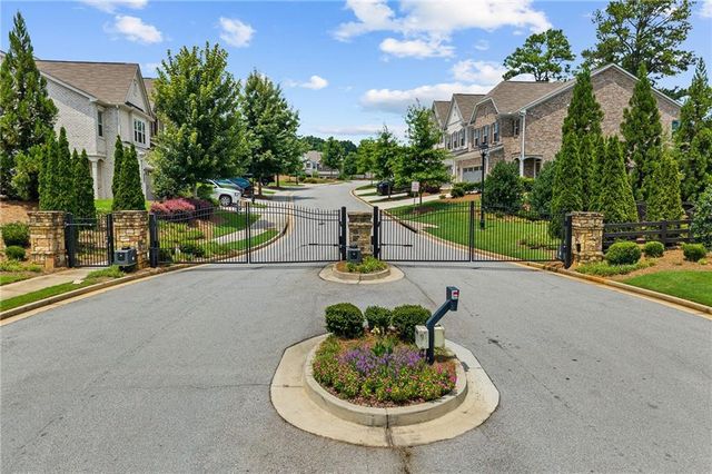 1326 Lanier Vista Drive, Buford, GA 30518