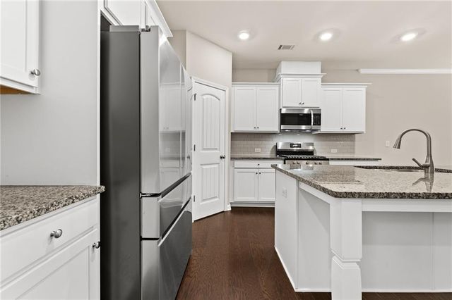 1326 Lanier Vista Drive, Buford, GA 30518