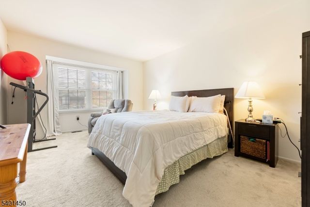 110 Bayberry Dr, Franklin Twp., NJ 08873