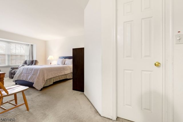 110 Bayberry Dr, Franklin Twp., NJ 08873