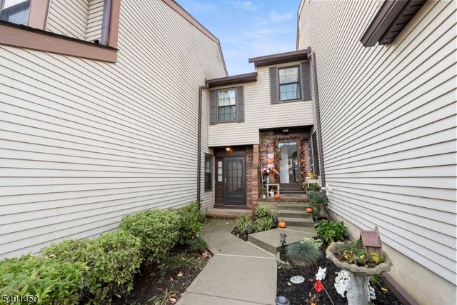 110 Bayberry Dr, Franklin Twp., NJ 08873