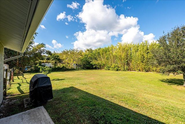 15211 92nd Court N, The Acreage, FL 33412