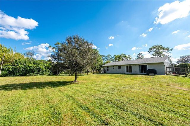 15211 92nd Court N, The Acreage, FL 33412