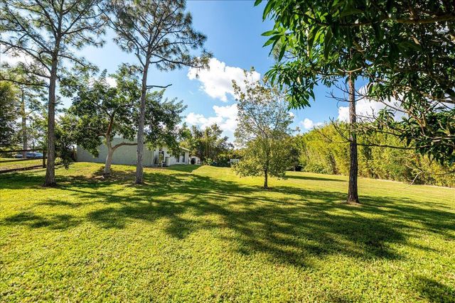 15211 92nd Court N, The Acreage, FL 33412