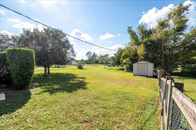 15211 92nd Court N, The Acreage, FL 33412