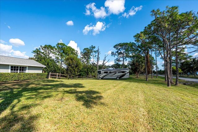 15211 92nd Court N, The Acreage, FL 33412