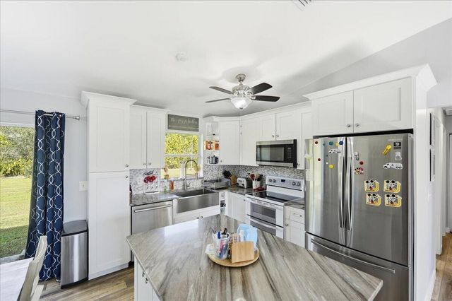 15211 92nd Court N, The Acreage, FL 33412