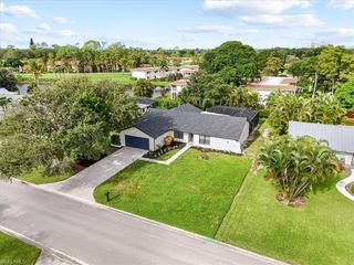 4396 Beechwood Lake DR, Naples, FL 34112